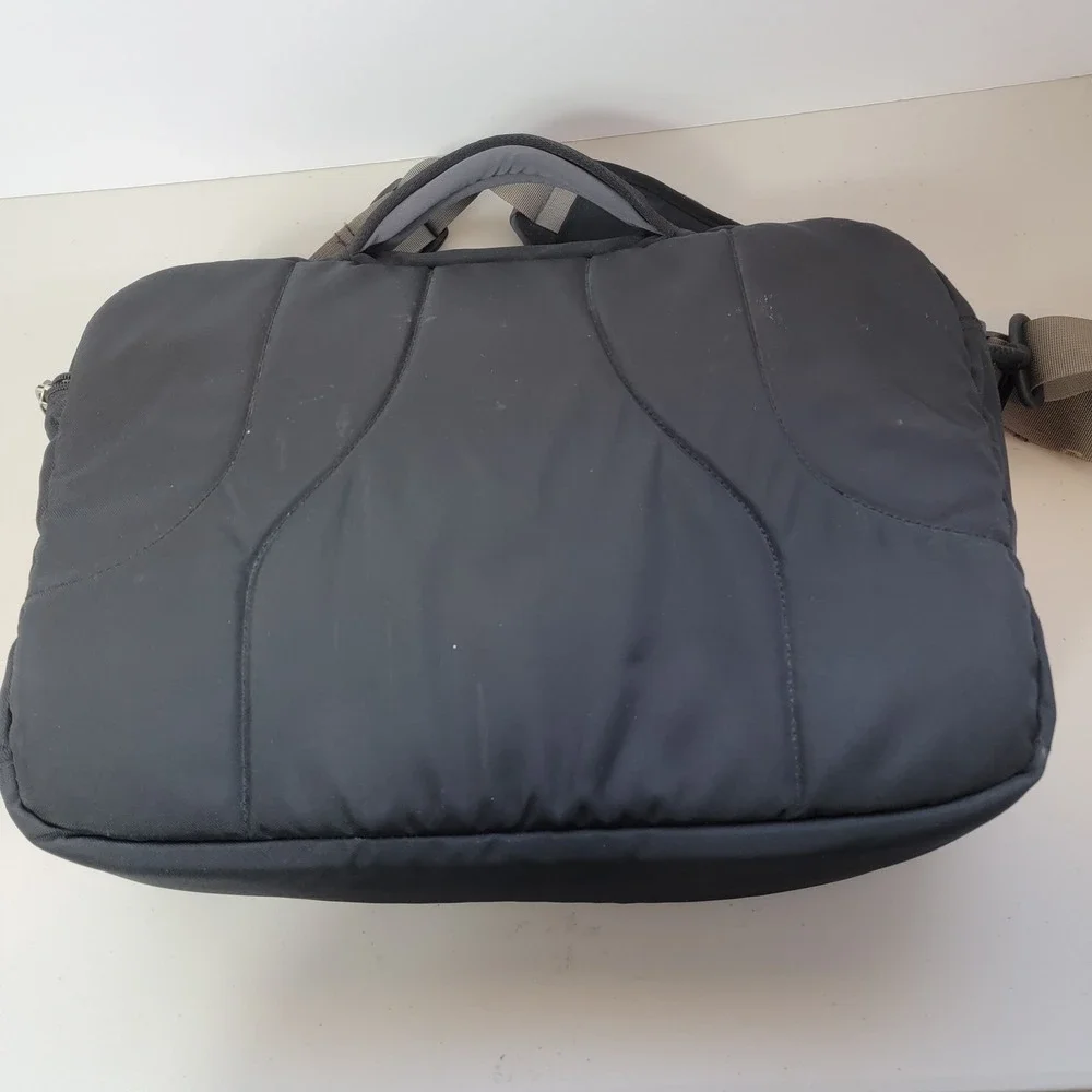 REI Travel Utility Messenger Bag Padded Black 16x14x5 Laptop Commuter School Bag